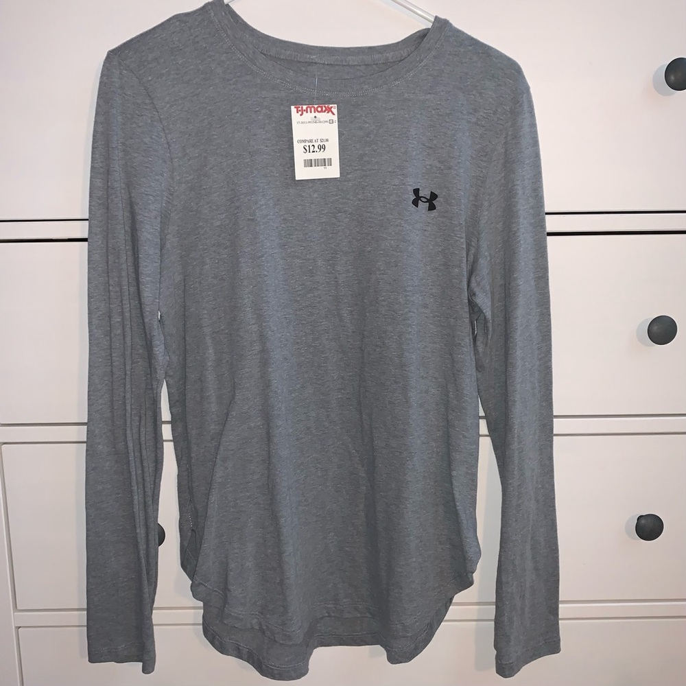 Under Armour Women’s Gray Long Sleeve Tee Medium